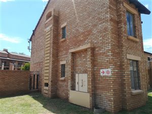 2 Bed Apartment in Karen Park