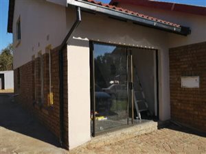 1 Bedroom Garden Cottage in Rooihuiskraal