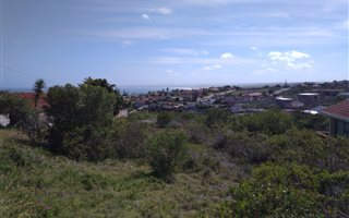 863 m² Land available in Hersham