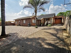 4 Bed House in Erasmia