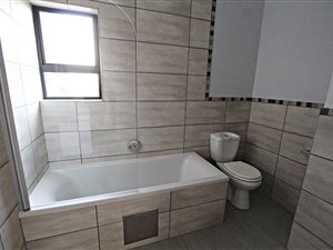 1 Bed Apartment in Edenglen