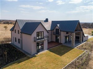 4 Bed House in Waterlake Farm