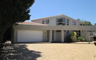 3 Bedroom House in Greenways Golf Estate