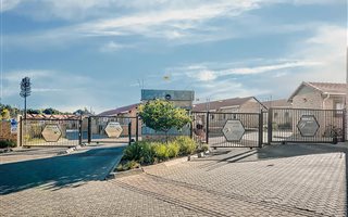 2 Bedroom Townhouse in Randpark Ridge