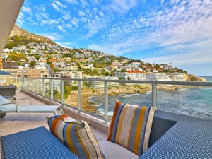 2 Bed Apartment in Bantry Bay