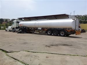 375 m² Industrial space in KwaMashu