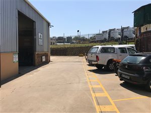 350 m² Industrial space in Umbogintwini