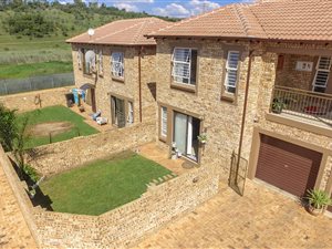 3 Bedroom Duplex in Wilgeheuwel
