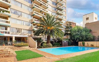 1 Bedroom Apartment in Parktown
