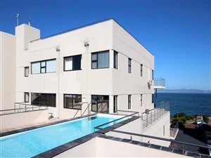 1 Bed Apartment in Eastcliff