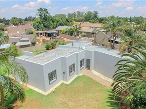 3 Bed House in Van Riebeeck Park