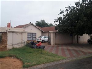 4 Bed House in Rheeder Park