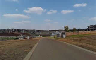8614 m² Land available in Mooikloof Glen