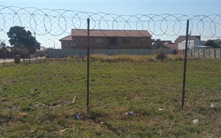 551 m² Land available in Zinniaville