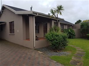 4 Bed House in Bos En Dal