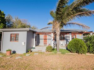 4 Bed House in Dobson