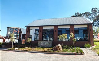 3 Bedroom Townhouse in Oakdene