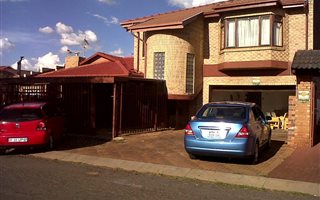 600 m² Commercial space in Lenasia South