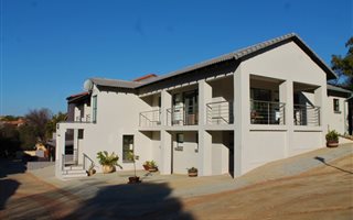 3 Bedroom House in Magalies Golf Estate