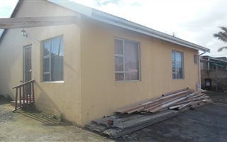 2 Bedroom Garden Cottage in West Bank