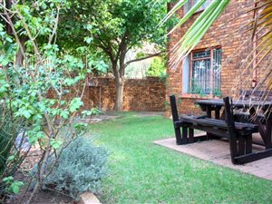 2 Bed Apartment in Zwartkop