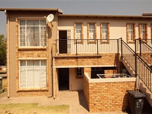 2 Bedroom Apartment in Roodepoort Central