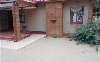 3 Bedroom House in Seemeeupark