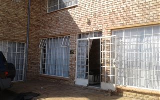3 Bedroom Apartment in Boltonia