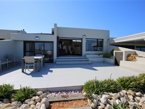 3 Bed Townhouse in Gonubie