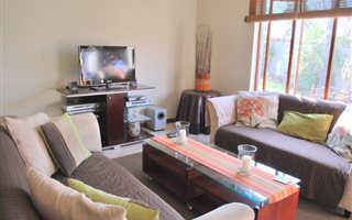 2 Bedroom House in Silver Lakes Golf Estate