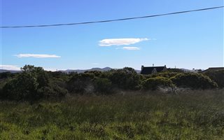 555 m² Land available in Pearly Beach