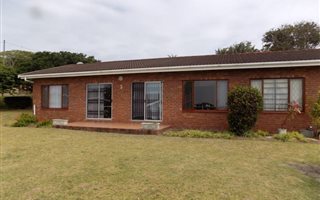 2 Bedroom House in Pumula