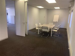 177 m² Office Space in Fourways