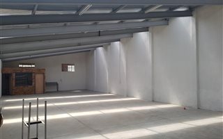 212 m² Industrial space in Primrose