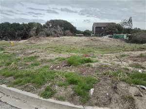 1492 m² Land available in Clarendon Marine