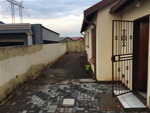2 Bed House in Soshanguve