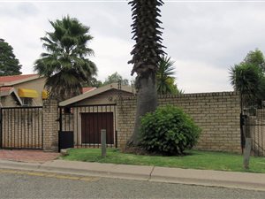 4 Bed Apartment in Woodmead
