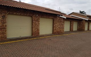 3 Bedroom Townhouse in Zwartkop