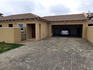 3 Bed Townhouse in Pomona