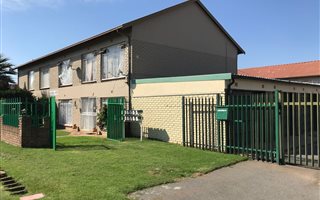 2 Bedroom Apartment in Randfontein