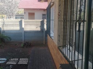 2 Bed House in Vanderbijlpark CE1