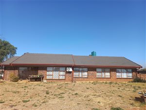 2.2 ha Farm in Ophir AH