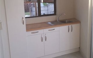 1 Bedroom Garden Cottage in Collondale