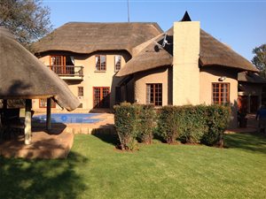 4400 m² Farm in Raslouw AH