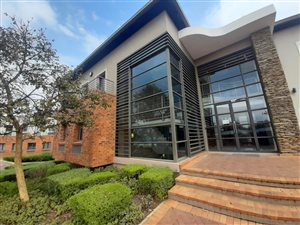 244 m² Commercial space in Hazeldean (Silverlakes Surroundings)