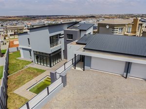 4 Bed House in Midstream Ridge Estate