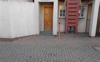 3 Bedroom Apartment in Ladanna