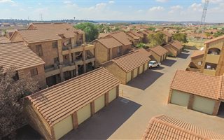 2 Bedroom Townhouse in Eco Park