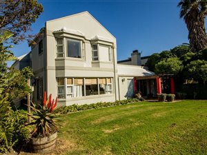 5 Bed House in Greenways Golf Estate