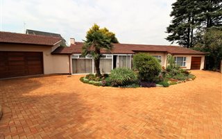 3 Bedroom House in Woodmere